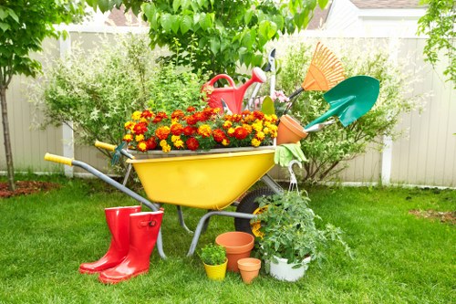 Local transfer station handling recycled arboricultural waste